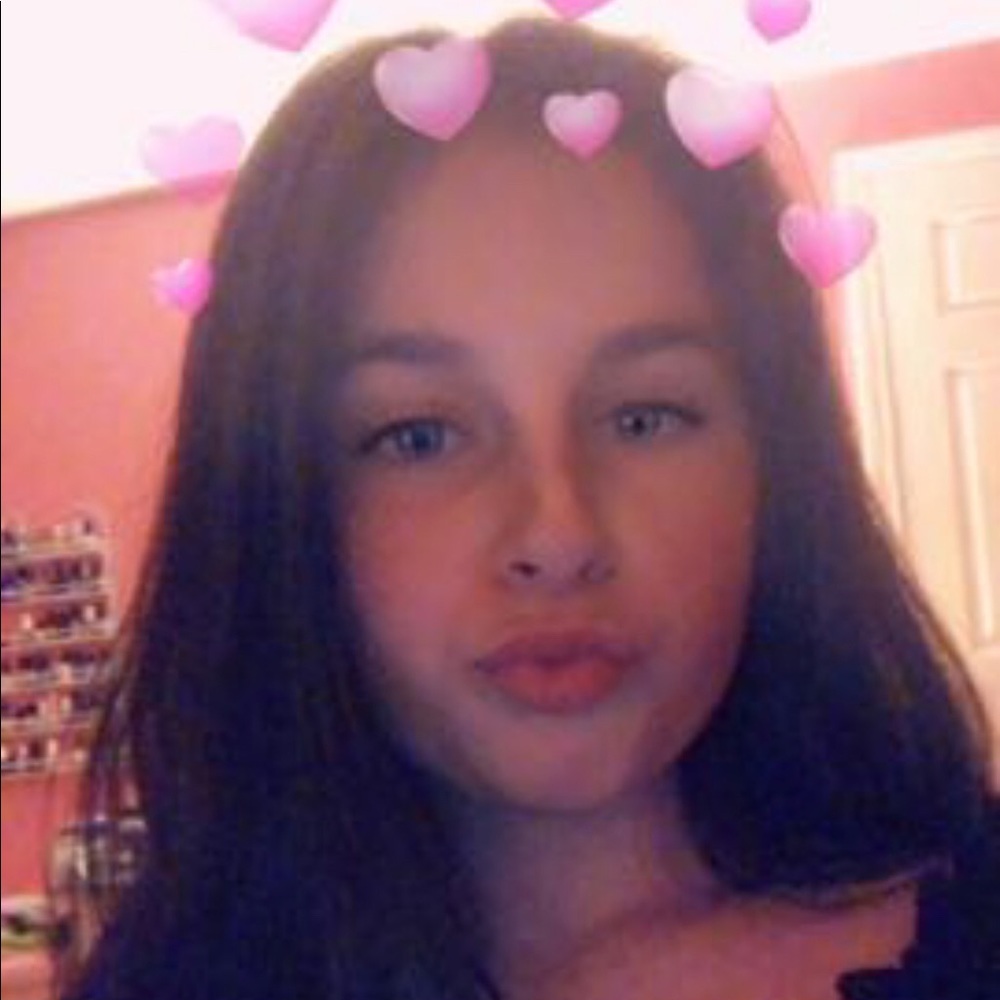 Meet your Posher, Alicia